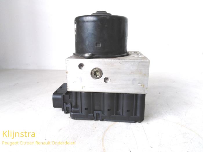 Gebruikte ABS Pomp Peugeot 206 (2A/C/H/J/S) 2.0 XS,XT HDi Prijs € 50,00 Margeregeling aangeboden door Fa. Klijnstra & Zn. VOF