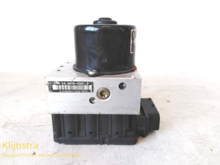 ABS Pomp van een Peugeot 206 (2A/C/H/J/S) 1.9 D 1998