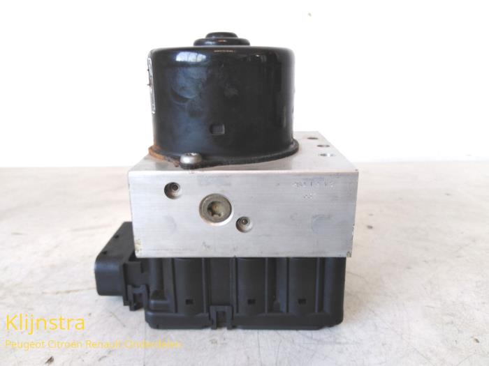 ABS Pomp van een Peugeot 206 (2A/C/H/J/S) 1.9 D 1998