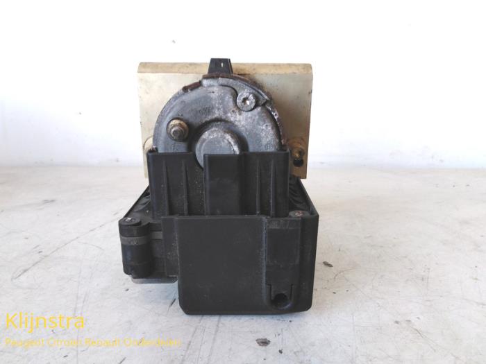 Gebruikte ABS Pomp Peugeot 306 (7D) 2.0 Prijs € 99,00 Margeregeling aangeboden door Fa. Klijnstra & Zn. VOF