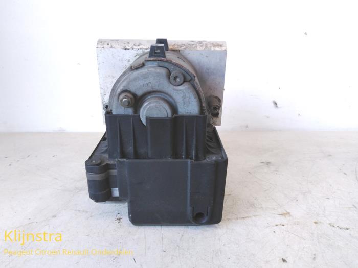 Gebruikte ABS Pomp Peugeot 405 II Break (4E) 1.9 SR TD Prijs € 199,00 Margeregeling aangeboden door Fa. Klijnstra & Zn. VOF