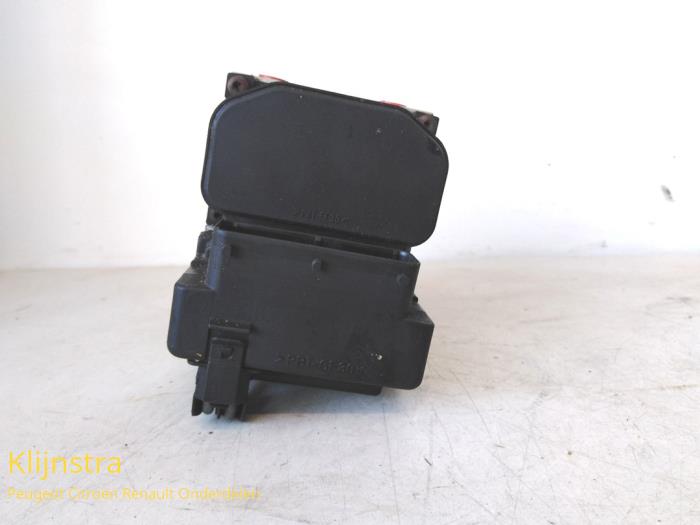 ABS Pomp van een Citroën Xsara Coupé (N0) 1.8i VTR,Exclusive 16V 1998