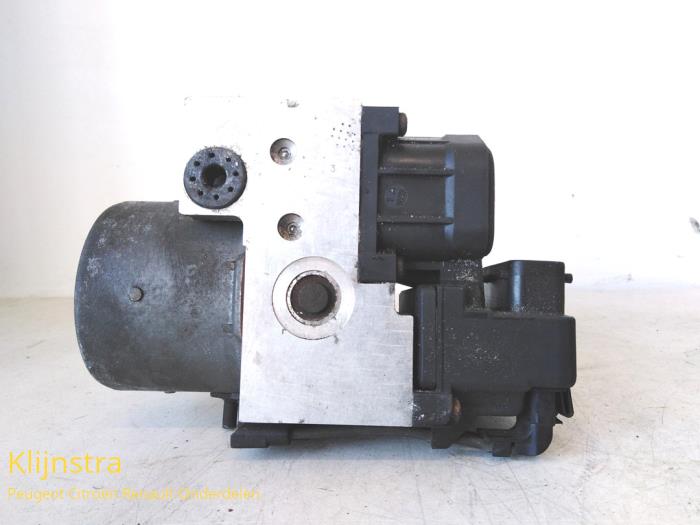 ABS Pomp van een Citroën Xsara Coupé (N0) 1.8i VTR,Exclusive 16V 1998