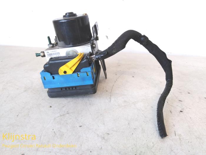 Gebruikte ABS Pomp Citroen C5 I Berline (DC) 2.2 HDi 16V FAP Prijs € 150,00 Margeregeling aangeboden door Fa. Klijnstra & Zn. VOF