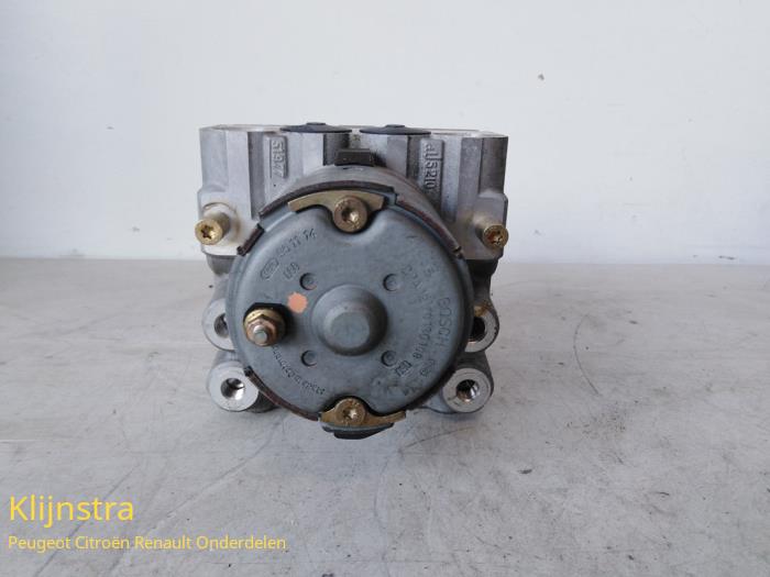 Gebruikte ABS Pomp Peugeot 306 (7D) 1.8 Prijs € 199,00 Margeregeling aangeboden door Fa. Klijnstra & Zn. VOF