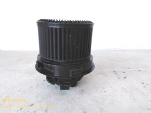 Gebruikte Kachel Ventilatiemotor Peugeot 207/207+ (WA/WC/WM) 1.4 16V Prijs op aanvraag aangeboden door Fa. Klijnstra & Zn. VOF
