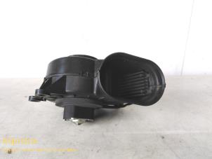 Gebruikte Kachel Ventilatiemotor Citroen C8 (EA/EB) 2.0 HDiF 16V Prijs op aanvraag aangeboden door Fa. Klijnstra & Zn. VOF