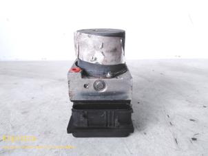 Gebruikte ABS Pomp Renault Megane II CC (EM) 1.9 dCi 120 Prijs € 99,00 Margeregeling aangeboden door Fa. Klijnstra & Zn. VOF