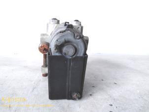 Gebruikte ABS Pomp Renault Espace (JE) 2.0i RTE,RXE Prijs € 89,00 Margeregeling aangeboden door Fa. Klijnstra & Zn. VOF