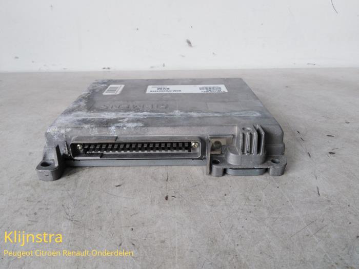Gebruikte Computer Motormanagement Renault Clio (B/C57/357/557/577) 1.2 RL,RN Kat. Prijs € 100,00 Margeregeling aangeboden door Fa. Klijnstra & Zn. VOF