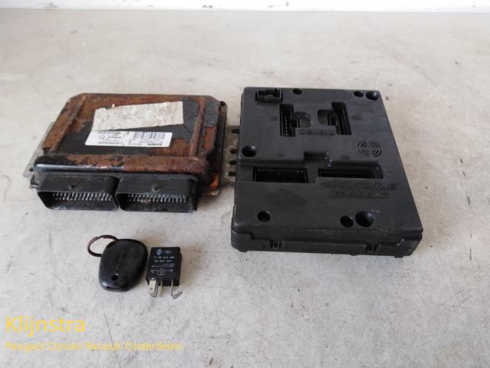 Gebruikte Computer Motormanagement Renault Megane Scénic (JA) 1.4i RL,RN Prijs € 125,00 Margeregeling aangeboden door Fa. Klijnstra & Zn. VOF