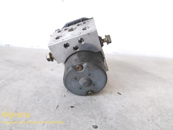 Gebruikte ABS Pomp Peugeot 406 (8B) 2.2 HDi 16V FAP Prijs € 75,00 Margeregeling aangeboden door Fa. Klijnstra & Zn. VOF