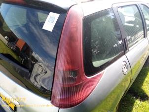 Gebruikte Achterlicht rechts Peugeot 206 SW (2E/K) 1.4 HDi Prijs op aanvraag aangeboden door Fa. Klijnstra & Zn. VOF