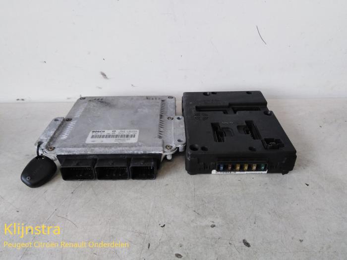 Gebruikte Computer Motormanagement Renault Megane Scenic Prijs € 150,00 Margeregeling aangeboden door Fa. Klijnstra & Zn. VOF
