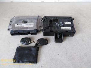 Gebruikte Computer Motormanagement Renault Clio III (BR/CR) 1.4 16V Prijs € 150,00 Margeregeling aangeboden door Fa. Klijnstra & Zn. VOF