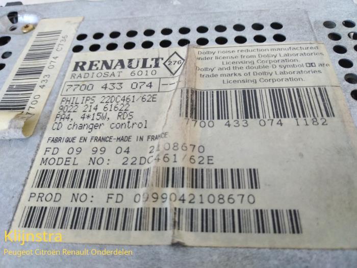 Radio/Cassette van een Renault Laguna I Grandtour (K56) 2.0 1999