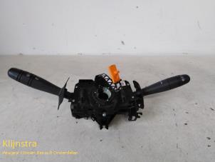 Gebruikte Combischakelaar Stuurkolom Renault Clio II (BB/CB) 1.4 Prijs op aanvraag aangeboden door Fa. Klijnstra & Zn. VOF