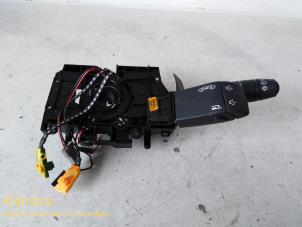 Gebruikte Combischakelaar Stuurkolom Renault Clio II (BB/CB) 1.2 16V Prijs op aanvraag aangeboden door Fa. Klijnstra & Zn. VOF