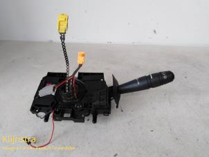 Gebruikte Combischakelaar Stuurkolom Renault Clio II Societe (SB) 1.5 dCi 80 Prijs op aanvraag aangeboden door Fa. Klijnstra & Zn. VOF