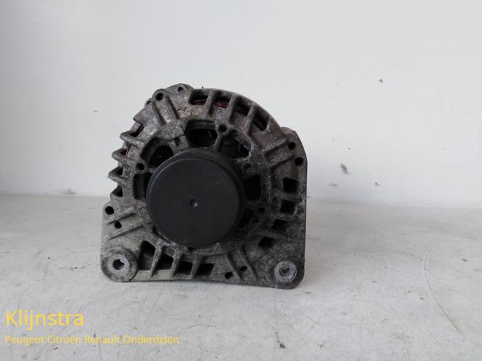 Gebruikte Dynamo Renault Laguna II (BG) 1.8 16V Prijs op aanvraag aangeboden door Fa. Klijnstra & Zn. VOF