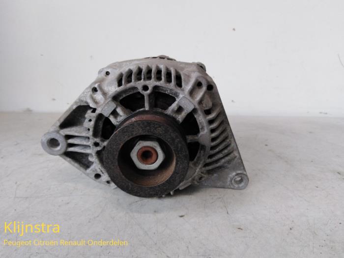 Gebruikte Dynamo Renault Laguna I (B56) 2.0 Prijs op aanvraag aangeboden door Fa. Klijnstra & Zn. VOF