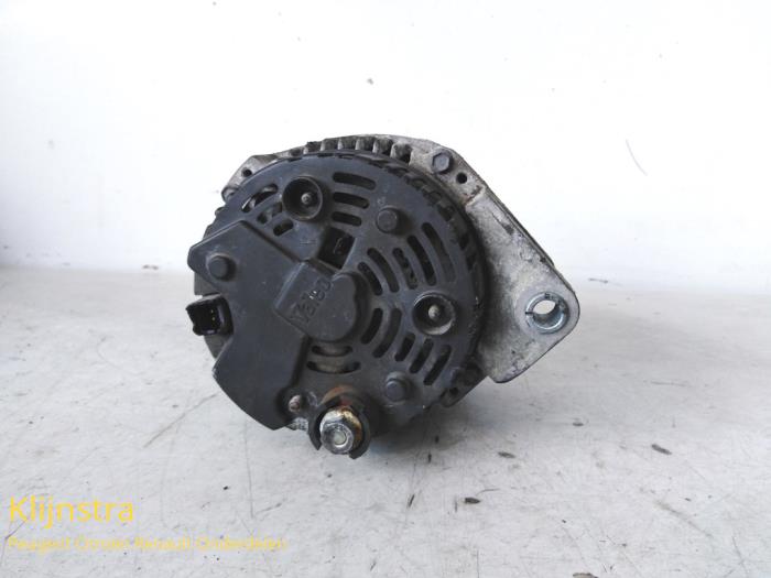 Dynamo van een Renault Kangoo Express (FC) 1.9 dTi; 1.9 dCi 2001