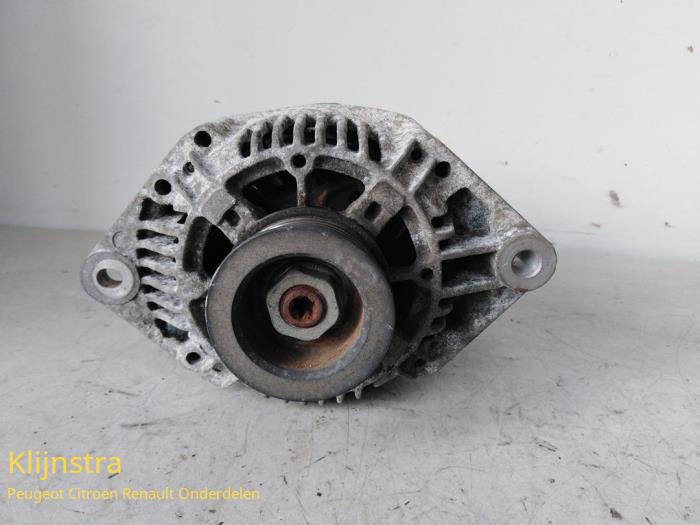 Gebruikte Alternator Renault Kangoo (KC) 1.9 D 55 Prijs op aanvraag aangeboden door Fa. Klijnstra & Zn. VOF