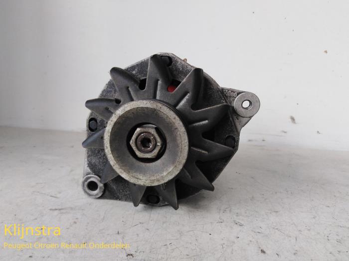 Gebruikte Dynamo Renault Clio (B/C57/357/557/577) 1.4i RN,RT Kat. Prijs op aanvraag aangeboden door Fa. Klijnstra & Zn. VOF
