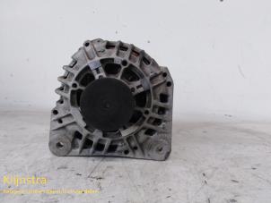 Gebruikte Dynamo Renault Master II (FD/HD) 2.2 dCi 16V Prijs op aanvraag aangeboden door Fa. Klijnstra & Zn. VOF