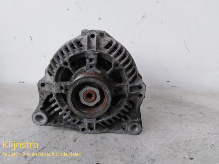 Gebruikte Alternator Renault Espace (JE) 3.0i V6 24V Kat. Prijs op aanvraag aangeboden door Fa. Klijnstra & Zn. VOF