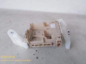 Gebruikte Zekeringkast Peugeot 108 1.0 12V Prijs € 100,00 Margeregeling aangeboden door Fa. Klijnstra & Zn. VOF