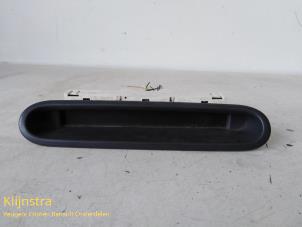 Gebruikte Display Interieur Renault Twingo (C06) 1.2 SPi Phase I Prijs € 39,99 Margeregeling aangeboden door Fa. Klijnstra & Zn. VOF