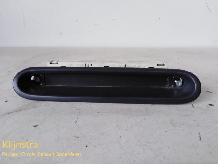 Gebruikte Display Interieur Renault Twingo (C06) 1.2 SPi Phase I Prijs € 39,99 Margeregeling aangeboden door Fa. Klijnstra & Zn. VOF