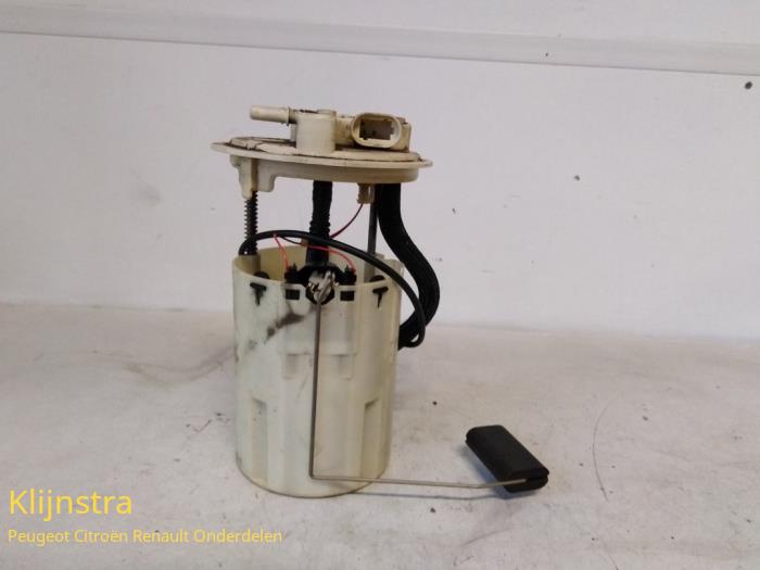 Gebruikte Benzinepomp Renault Laguna II (BG) 1.9 dCi 120 Prijs op aanvraag aangeboden door Fa. Klijnstra & Zn. VOF