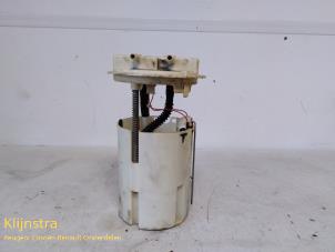 Gebruikte Benzinepomp Renault Laguna Prijs op aanvraag aangeboden door Fa. Klijnstra & Zn. VOF