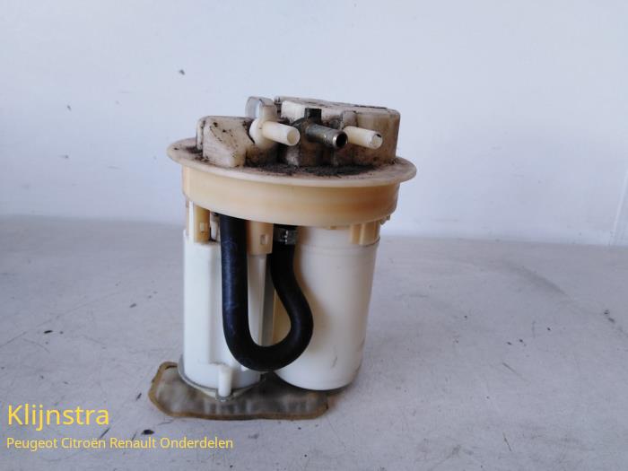 Gebruikte Benzinepomp Renault Clio (B/C57/357/557/577) 1.2 RL,RN Kat. Prijs € 55,00 Margeregeling aangeboden door Fa. Klijnstra & Zn. VOF
