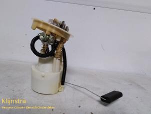 Gebruikte Benzinepomp Renault Scénic I (JA) 1.6 16V Prijs op aanvraag aangeboden door Fa. Klijnstra & Zn. VOF