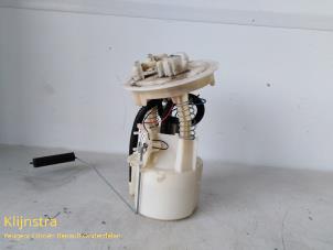 Gebruikte Benzinepomp Renault Megane Coupé (DA) 1.6 16V Sport Prijs op aanvraag aangeboden door Fa. Klijnstra & Zn. VOF