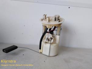 Gebruikte Benzinepomp Renault Megane Scénic (JA) 1.6 RT Prijs op aanvraag aangeboden door Fa. Klijnstra & Zn. VOF
