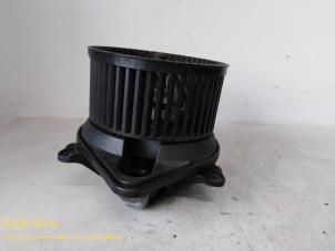 Gebruikte Chaufage Ventilatiemotor Renault Scénic I (JA) 1.6 16V Prijs € 55,00 Margeregeling aangeboden door Fa. Klijnstra & Zn. VOF