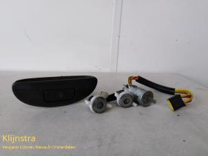 Gebruikte Slotenset Renault Megane Scénic (JA) 1.6 16V RT,RXE,RXT Prijs op aanvraag aangeboden door Fa. Klijnstra & Zn. VOF