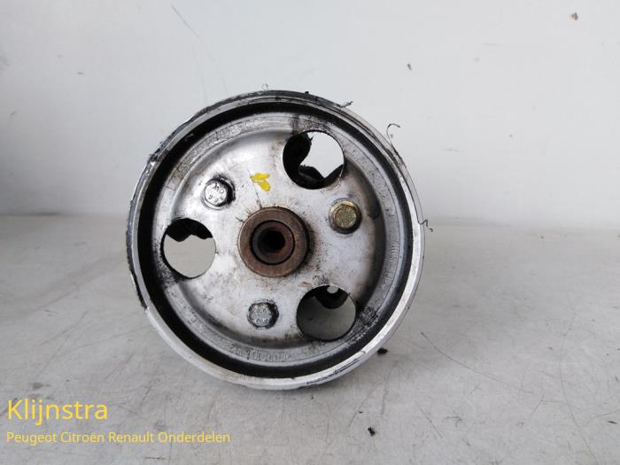 Gebruikte Servopomp Renault Laguna I (B56) 1.6 16V Prijs op aanvraag aangeboden door Fa. Klijnstra & Zn. VOF