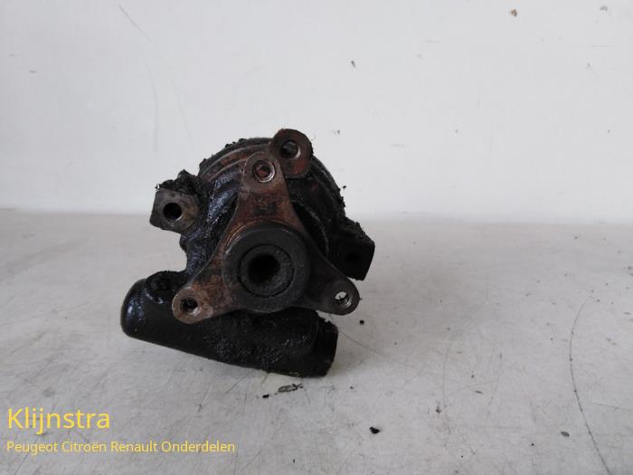 Gebruikte Pomp Servo Renault Kangoo (KC) 1.9 D 55 Prijs op aanvraag aangeboden door Fa. Klijnstra & Zn. VOF