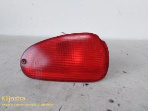 Gebruikte Mistachterlicht Renault Espace (JE) 2.2 dT 12V Prijs € 35,00 Margeregeling aangeboden door Fa. Klijnstra & Zn. VOF