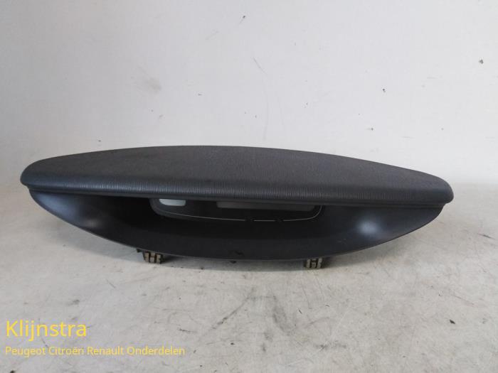Gebruikte Display Interieur Renault Laguna II Grandtour (KG) 1.8 16V Prijs op aanvraag aangeboden door Fa. Klijnstra & Zn. VOF