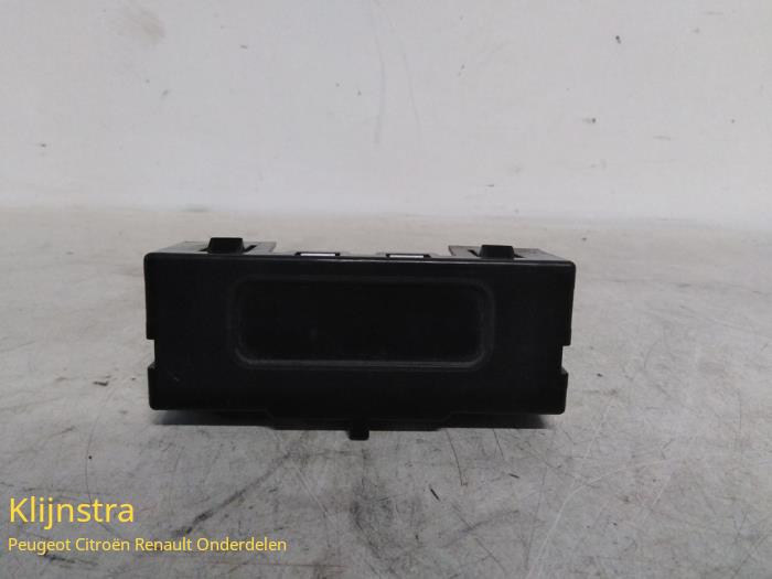 Gebruikte Display Interieur Renault Kangoo Prijs op aanvraag aangeboden door Fa. Klijnstra & Zn. VOF