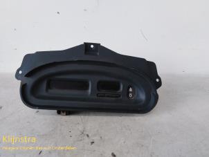 Gebruikte Display Interieur Renault Megane (EA) 2.0i Prijs op aanvraag aangeboden door Fa. Klijnstra & Zn. VOF