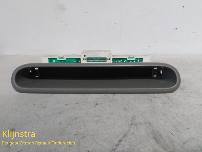 Gebruikte Display Interieur Renault Twingo (C06) 1.2 Prijs € 39,99 Margeregeling aangeboden door Fa. Klijnstra & Zn. VOF