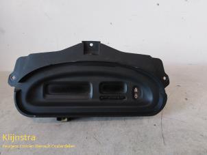 Gebruikte Display Interieur Renault Megane Prijs € 45,00 Margeregeling aangeboden door Fa. Klijnstra & Zn. VOF