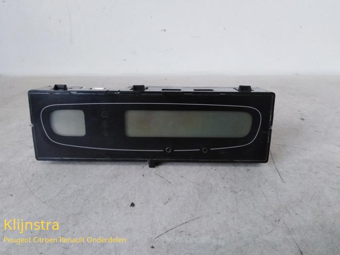 Gebruikte Display Interieur Renault Laguna II Grandtour (KG) 1.9 dCi 100 Prijs op aanvraag aangeboden door Fa. Klijnstra & Zn. VOF